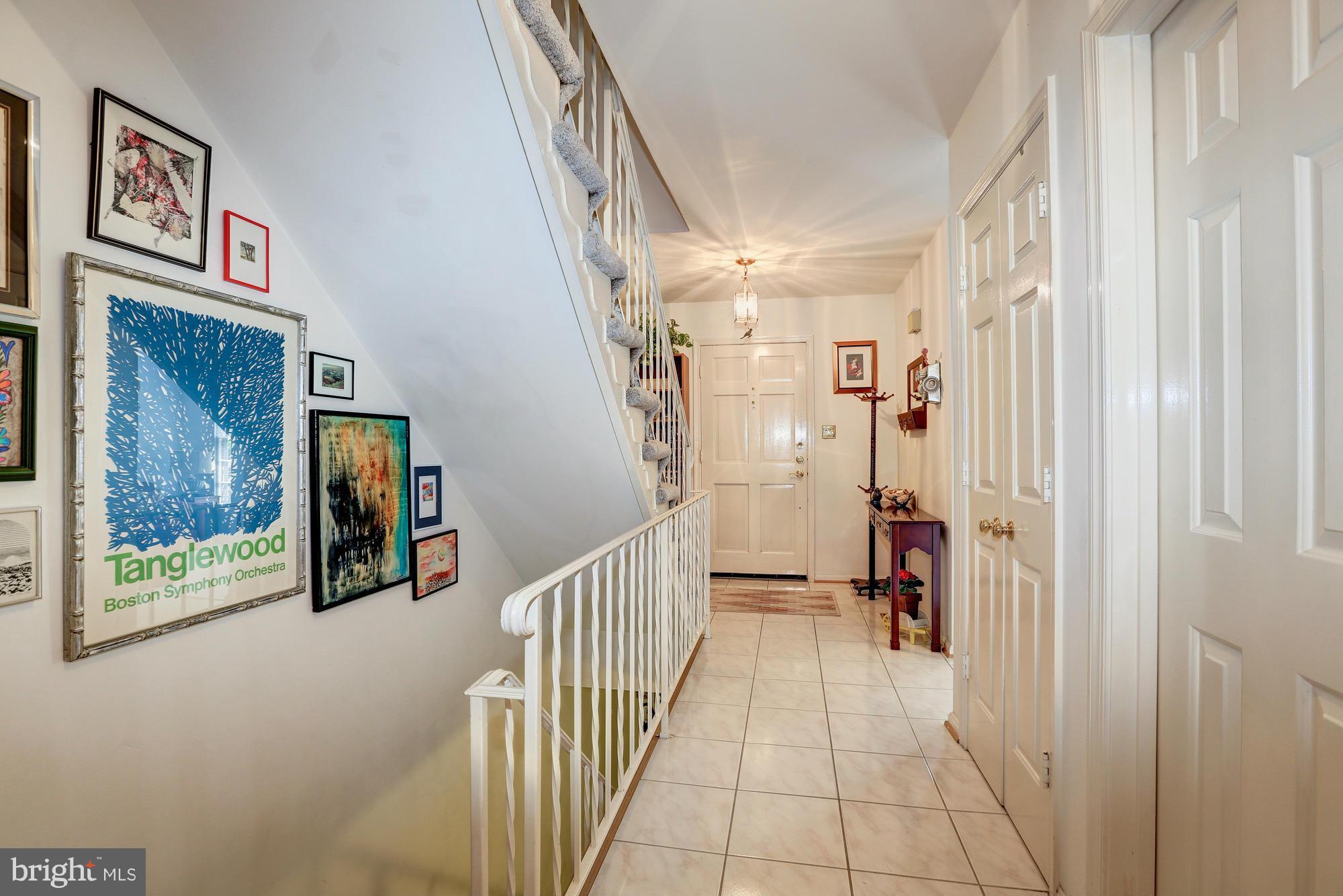 7228 Greentree Road Bethesda, MD 20817 - Photo 5 of 24 Interior (General)