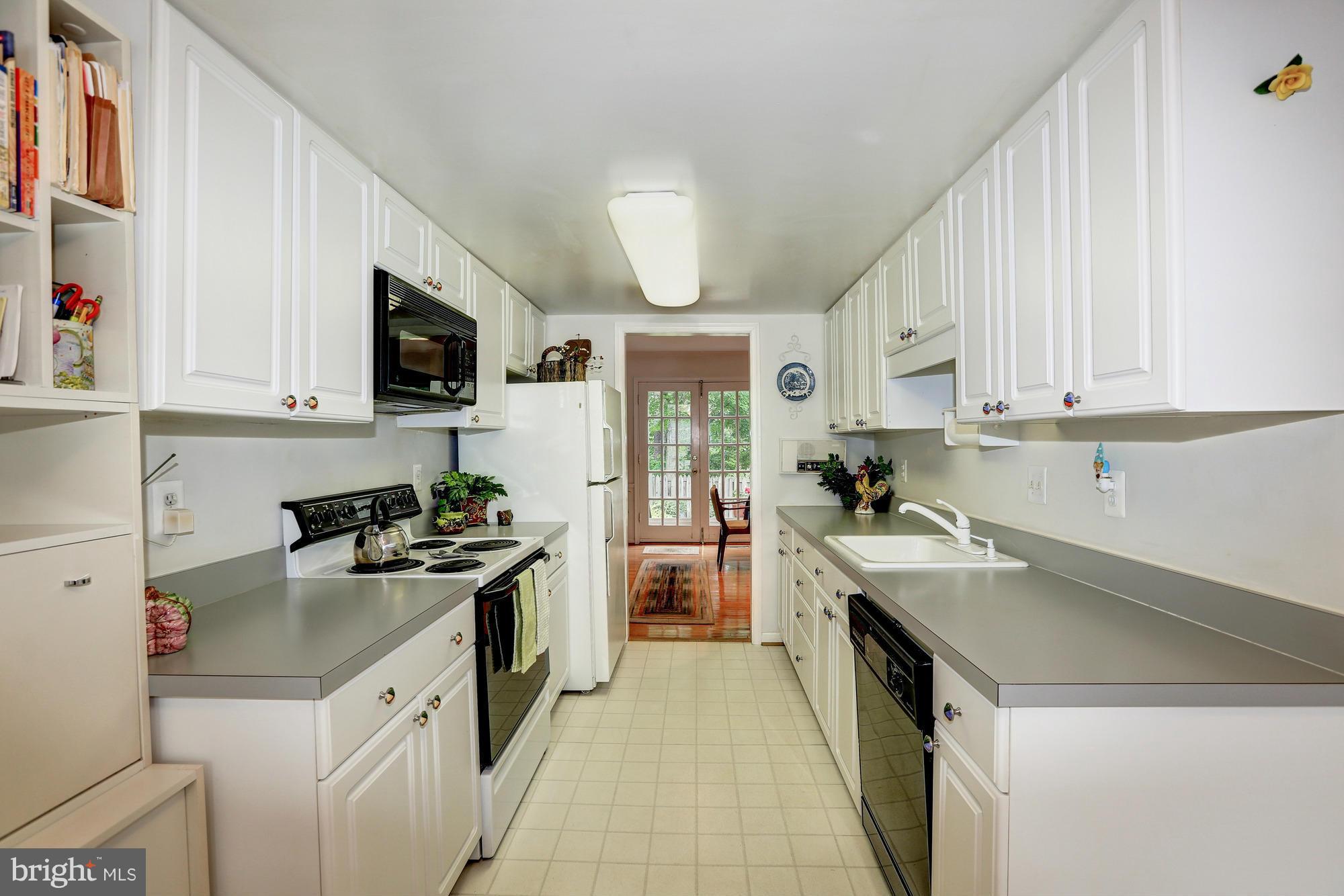 7228 Greentree Road Bethesda, MD 20817 - Photo 8 of 24 Kitchen