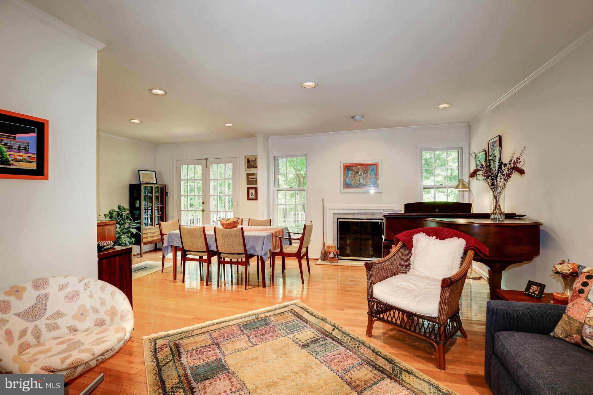 7228 Greentree Road Bethesda, MD 20817 - Photo 10 of 24 Living Room