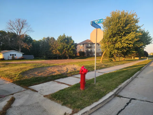 $54,900 | 1711 South 35th Street, Manitowoc, WI 54220