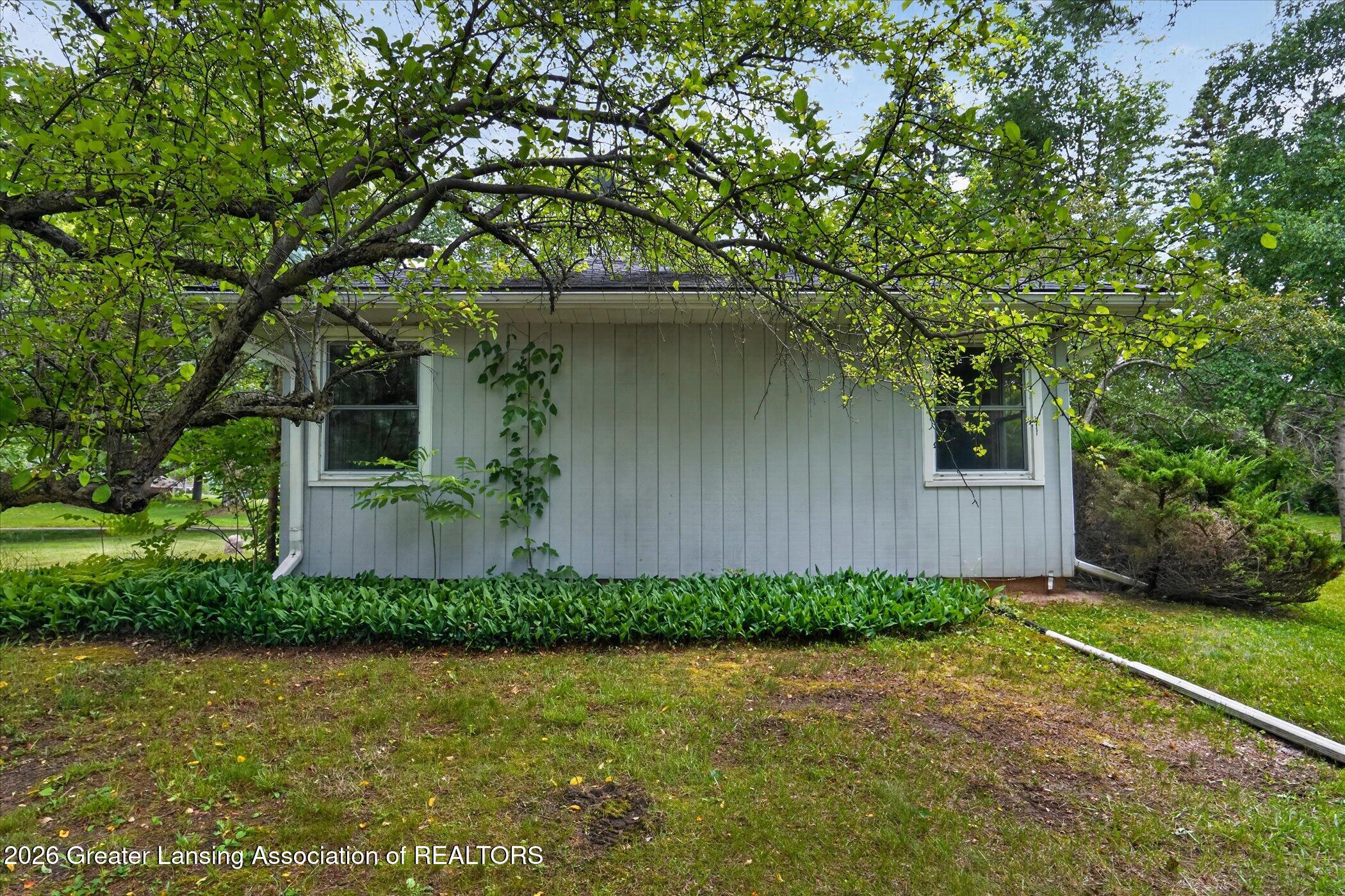 12419 East Greenfield Road Lansing, MI 48917 - Photo 44 of 46 46-12419-E-Greenfield-Rd-Lansing-WindowS