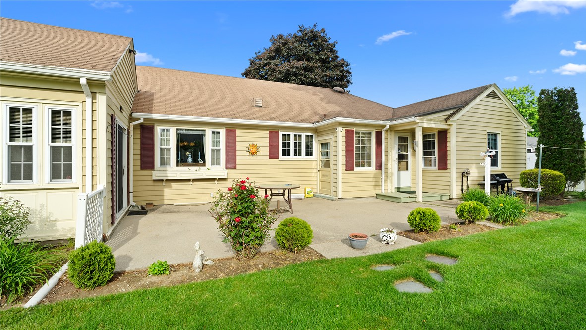 14 Barnes Street Smithfield, RI 02828 - Photo 37 of 44
