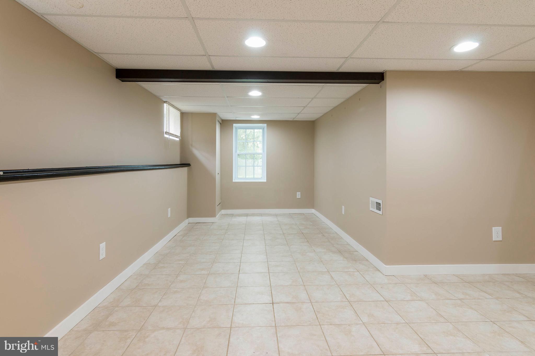 610 McHenry Road Baltimore, MD 21208 - Photo 23 of 27 "L" shaped - lots of space