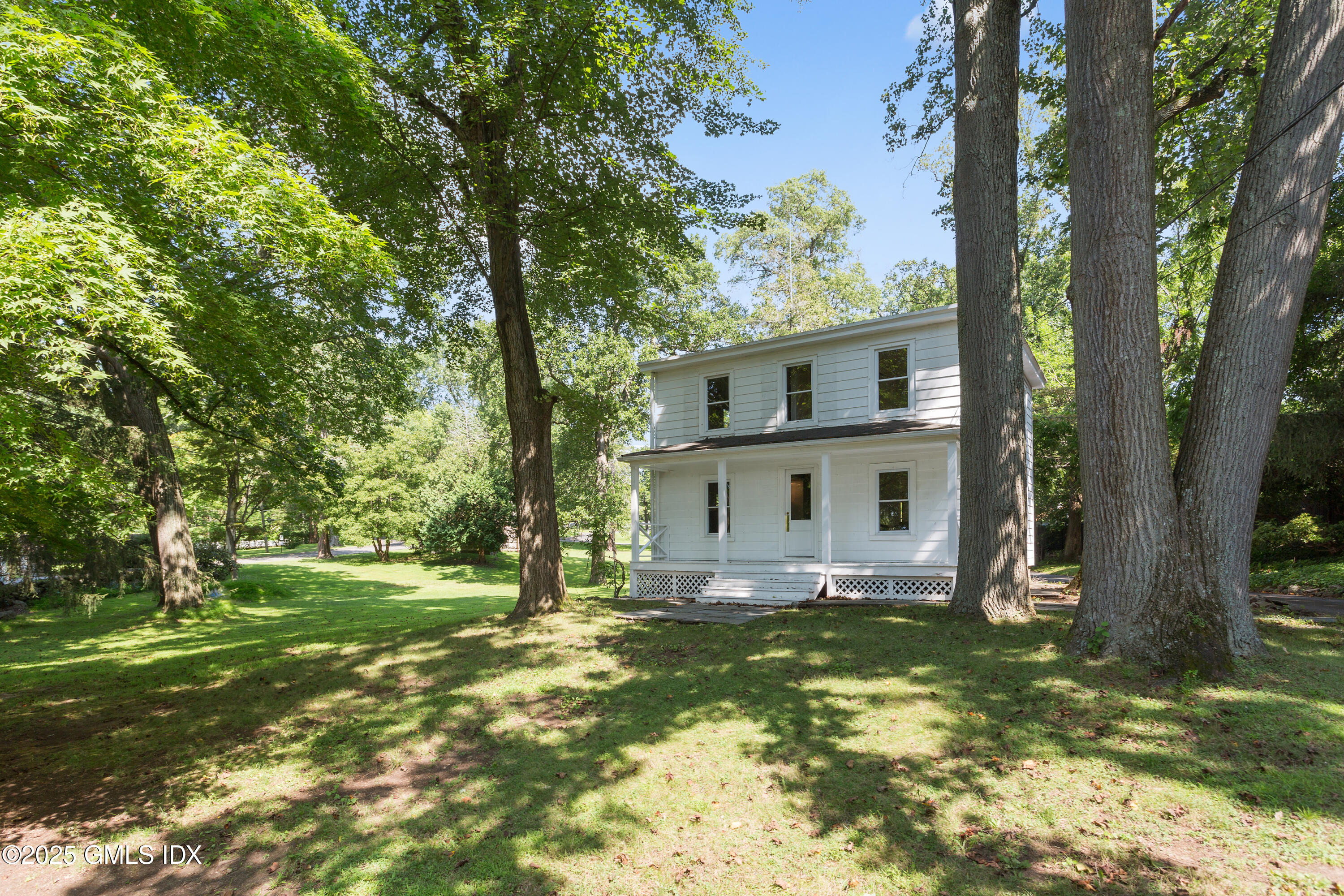 33 Parsonage Road Greenwich, CT 06830 - Photo 4 of 13 33 Parsonage Rd Greenwich, CT-9