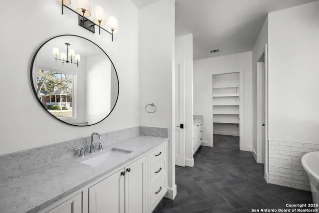 $979,000 | 2026 Granada Drive, New Braunfels, TX 78130