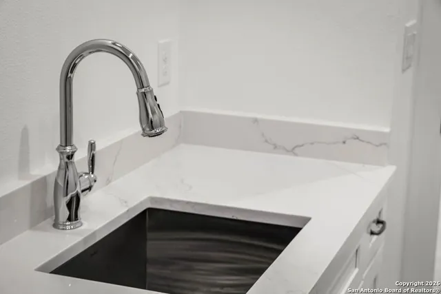 $979,000 | 2026 Granada Drive, New Braunfels, TX 78130