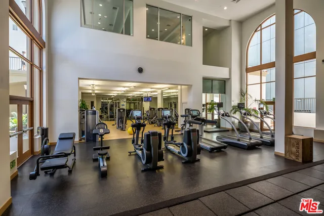 $4,495 | 1040 Glendon Avenue, Unit 2167, Los Angeles, CA 90024