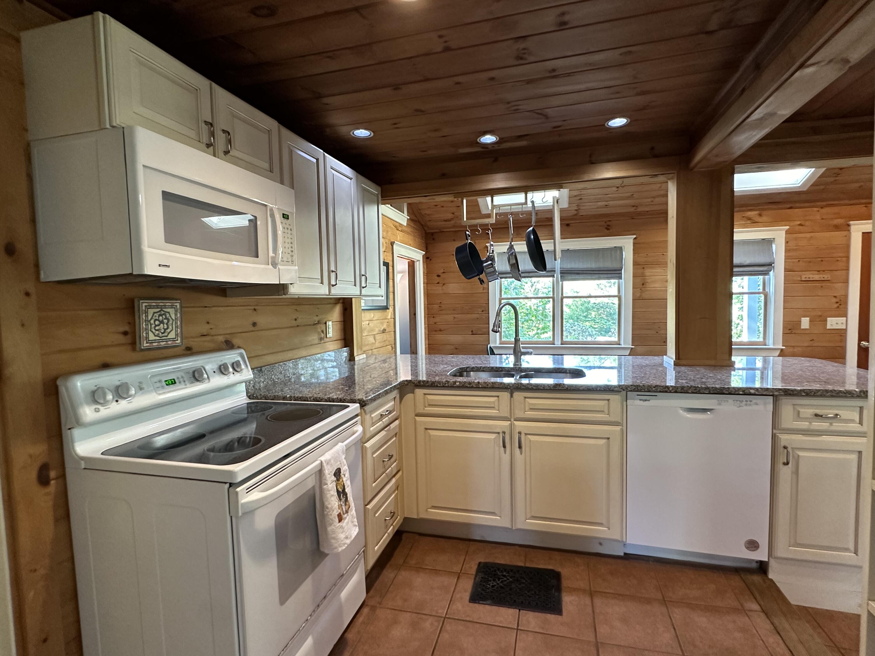533 Pleasant Hill Road Brunswick, ME 04011 - Photo 16 of 33 New Dishwasher and Fridge!