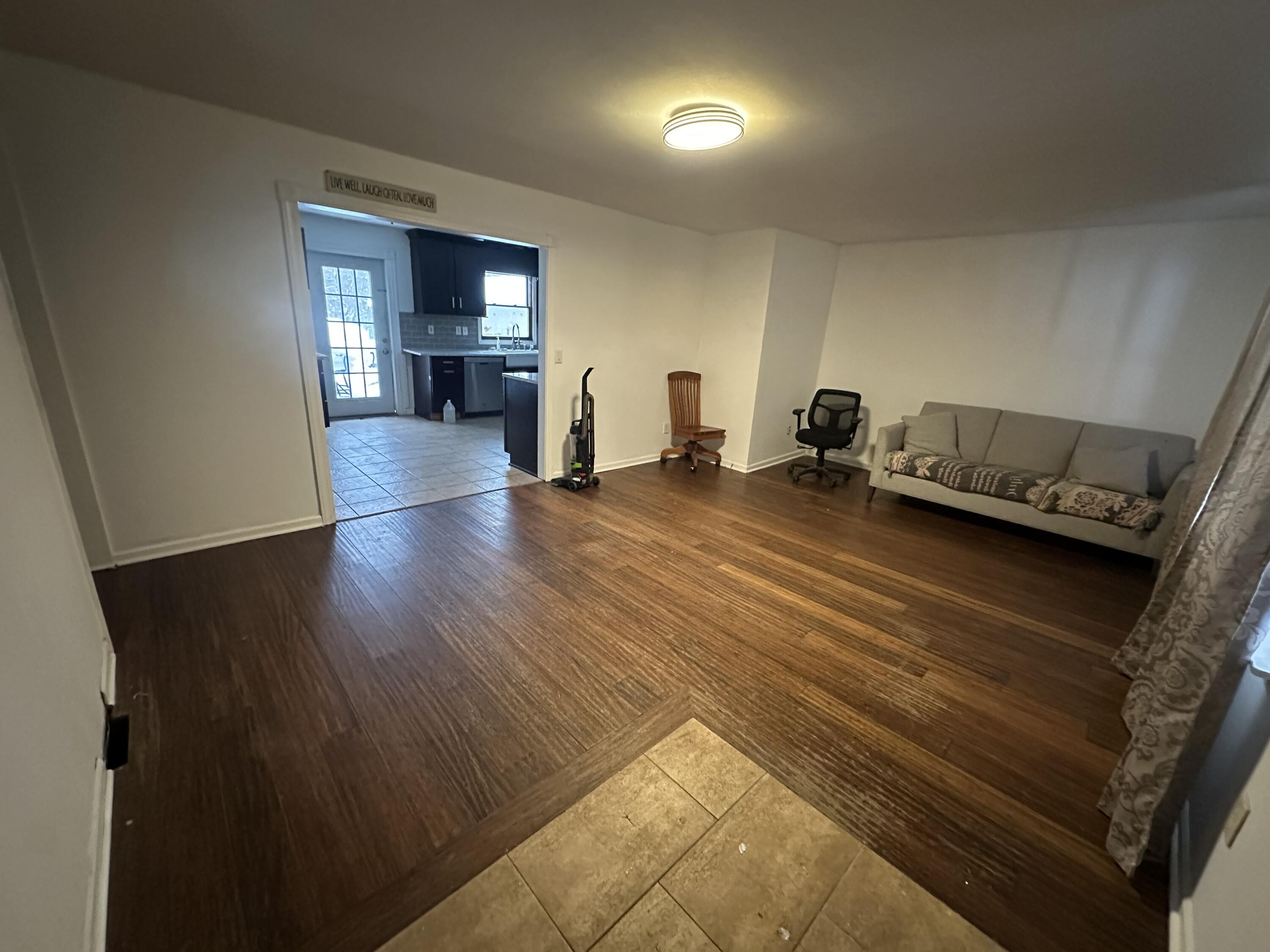 51133 25th Street Mattawan, MI 49071 - Photo 2 of 14 IMG_0026