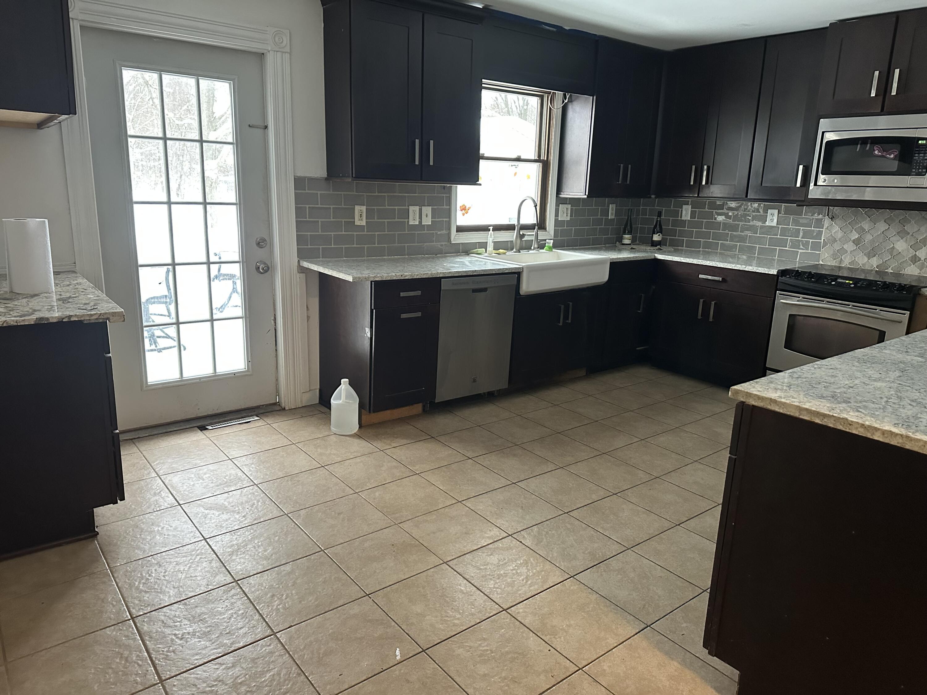 51133 25th Street Mattawan, MI 49071 - Photo 3 of 14 IMG_0028