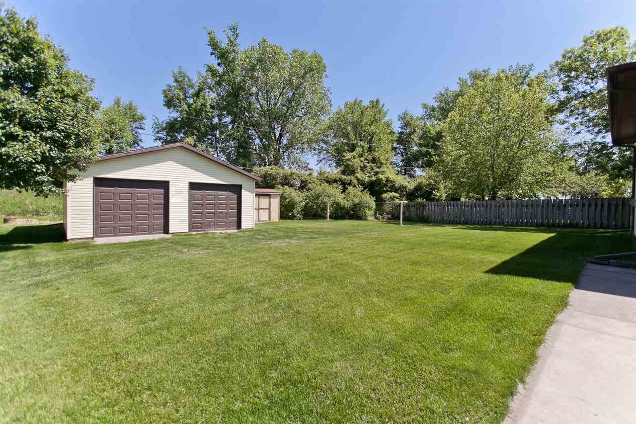 210 Hilltop Road Southwest Swisher, IA 52338 - Photo 33 of 35 Gallery Image 33