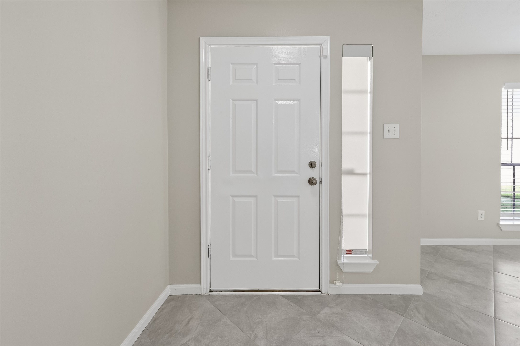 11735 Alief Clodine Road, Unit 36 Houston, TX 77072 - Photo 3 of 27 an empty room with windows