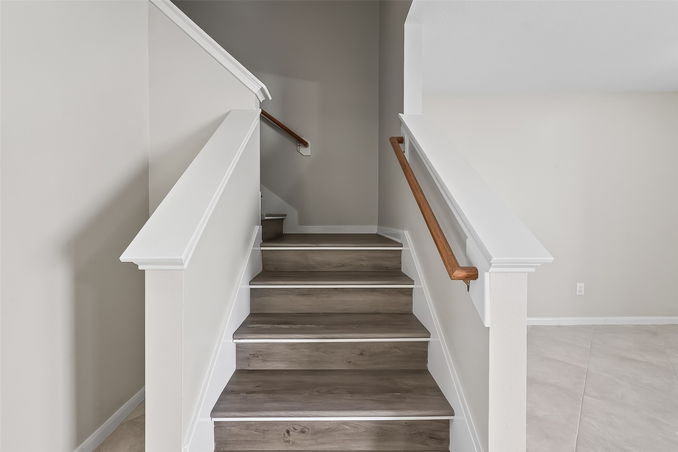 11735 Alief Clodine Road, Unit 36 Houston, TX 77072 - Photo 8 of 27 a view of entryway