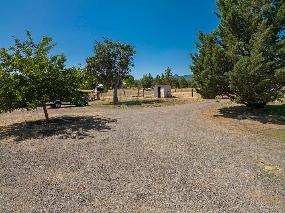 4691 Beagle Road White City, OR 97503 - Photo 42 of 67 42