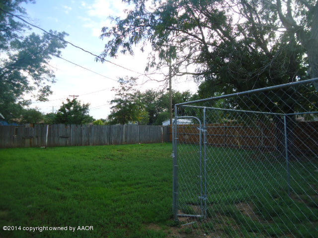5006 South Fannin Street Amarillo, TX 79110 - Photo 9 of 10 Backyard