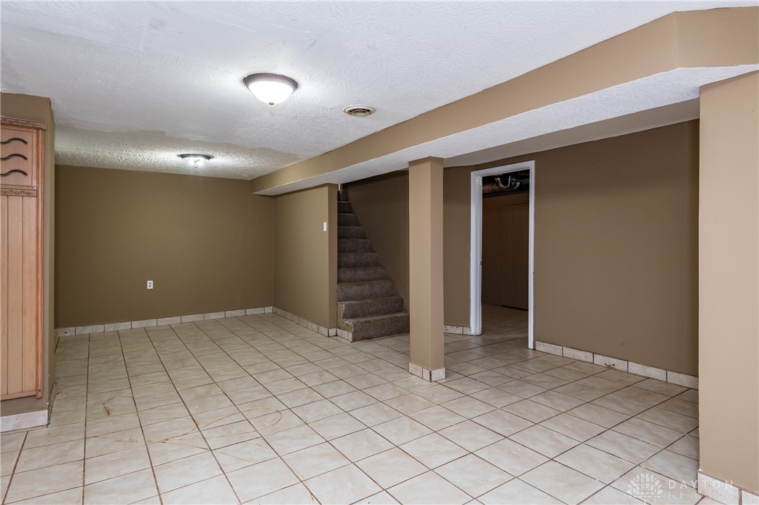 401 South Alex Road West Carrollton, OH 45449 - Photo 33 of 42