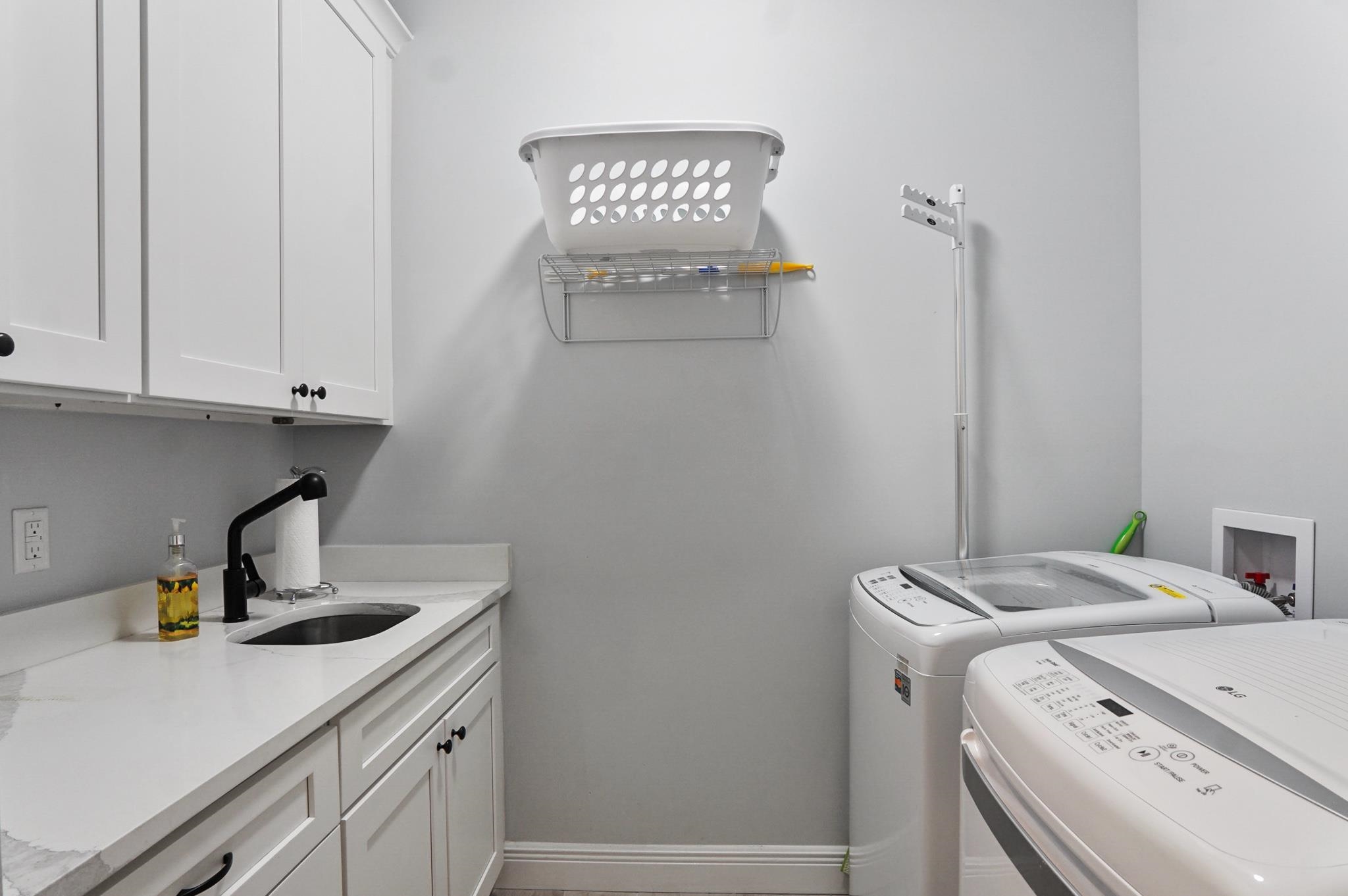 1124 Pink Poppy Lane Foley, AL 36535 - Photo 8 of 44 Laundry Room