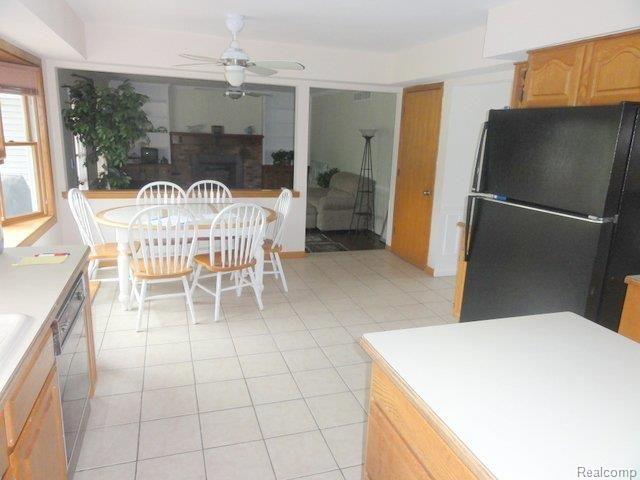 8700 Napier Road Northville, MI 48168 - Photo 4 of 20 kitchen / nook