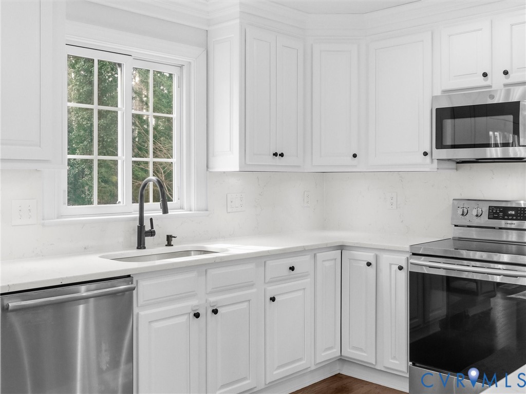 4301 Tweedsmuir Road Moseley, VA 23120 - Photo 9 of 48