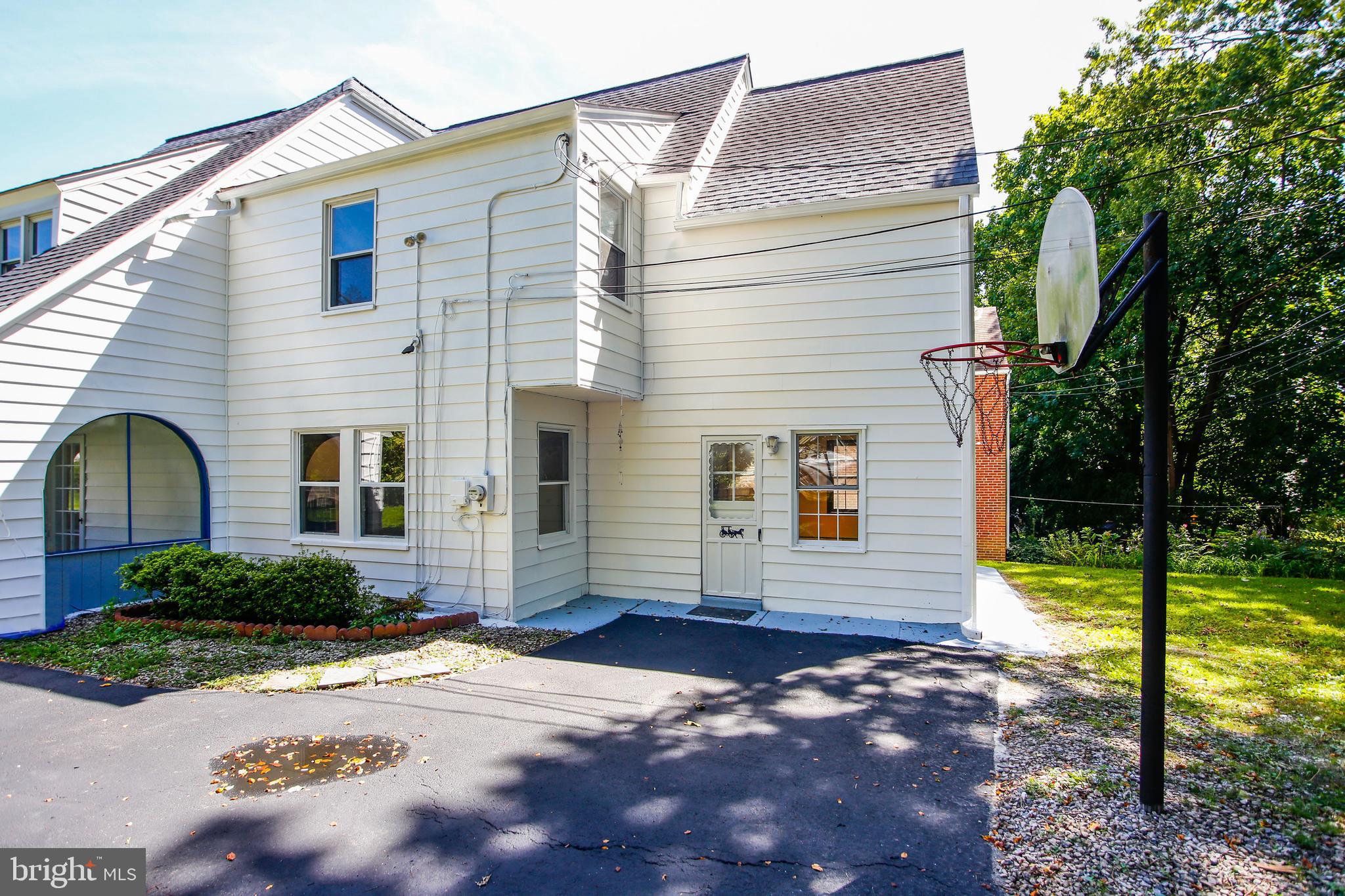 538 Netherwood Road Upper Darby, PA 19082 - Photo 12 of 56