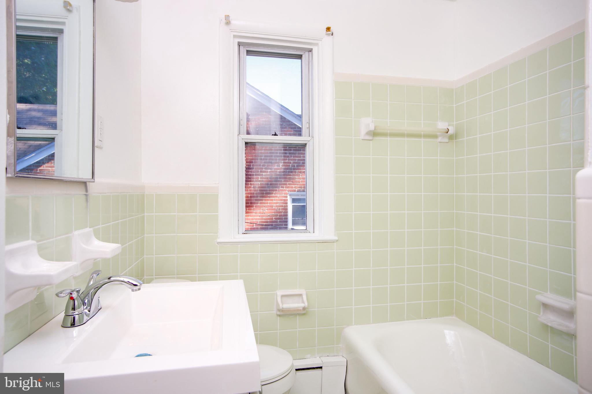 538 Netherwood Road Upper Darby, PA 19082 - Photo 34 of 56