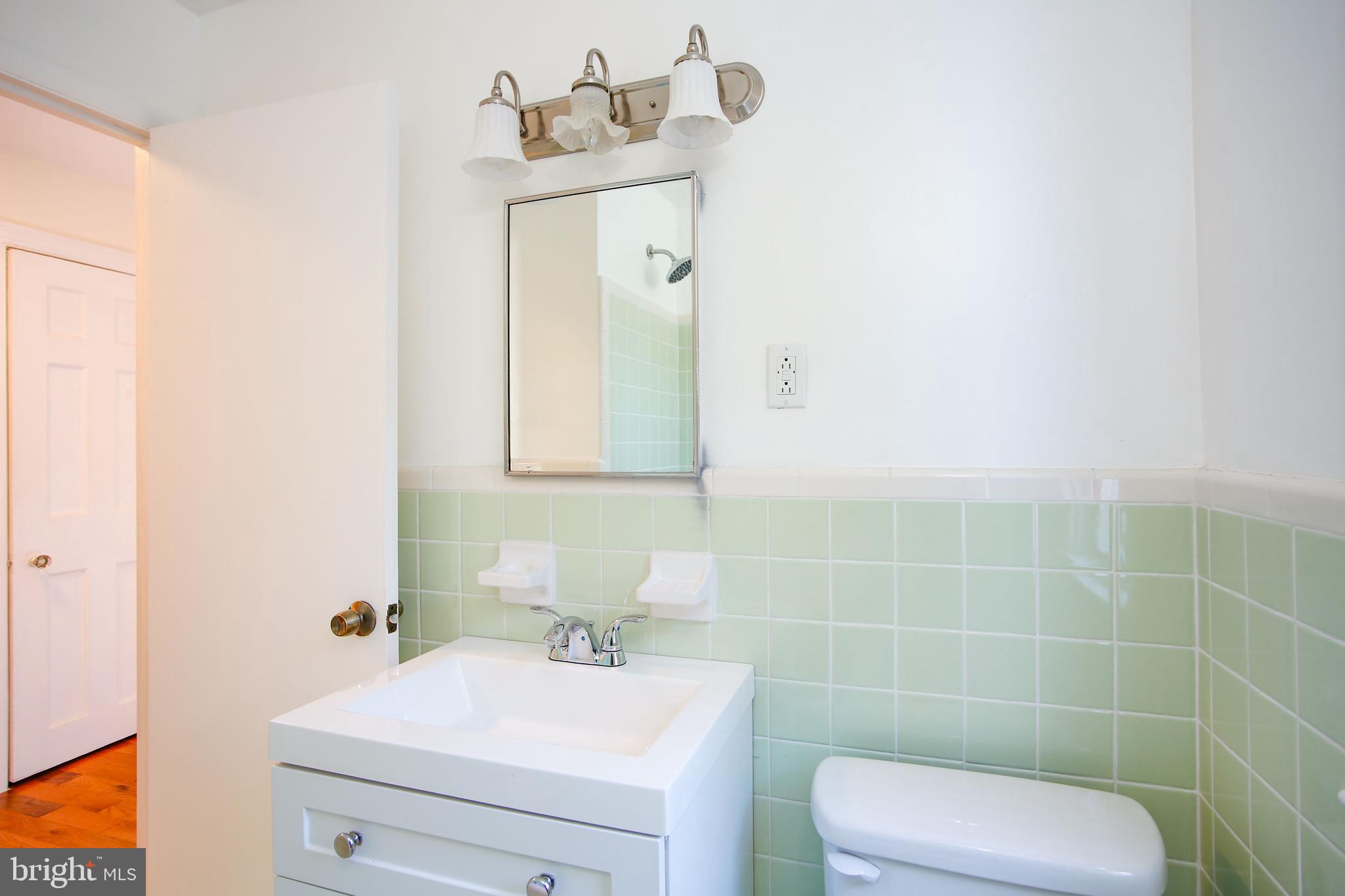 538 Netherwood Road Upper Darby, PA 19082 - Photo 35 of 56