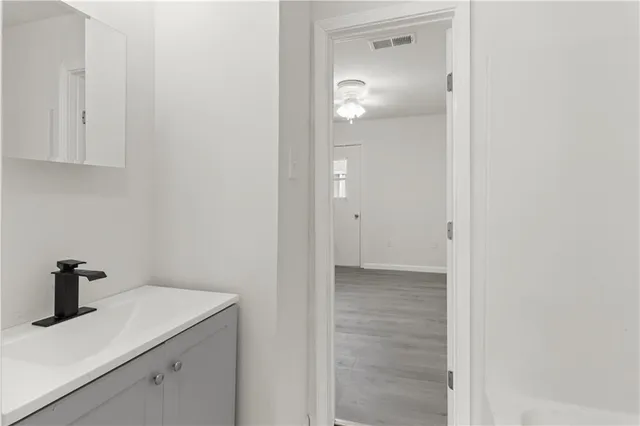 $1,235 | 717 Woodland Drive, Unit A, Laplace, LA 70068