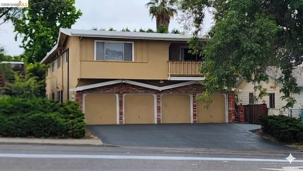 $1,200,000 | 3872 35th Avenue, Oakland, CA 94619