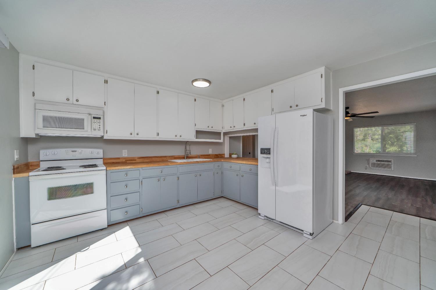 6231 Shad Way Pollock Pines, CA 95726 - Photo 13 of 38