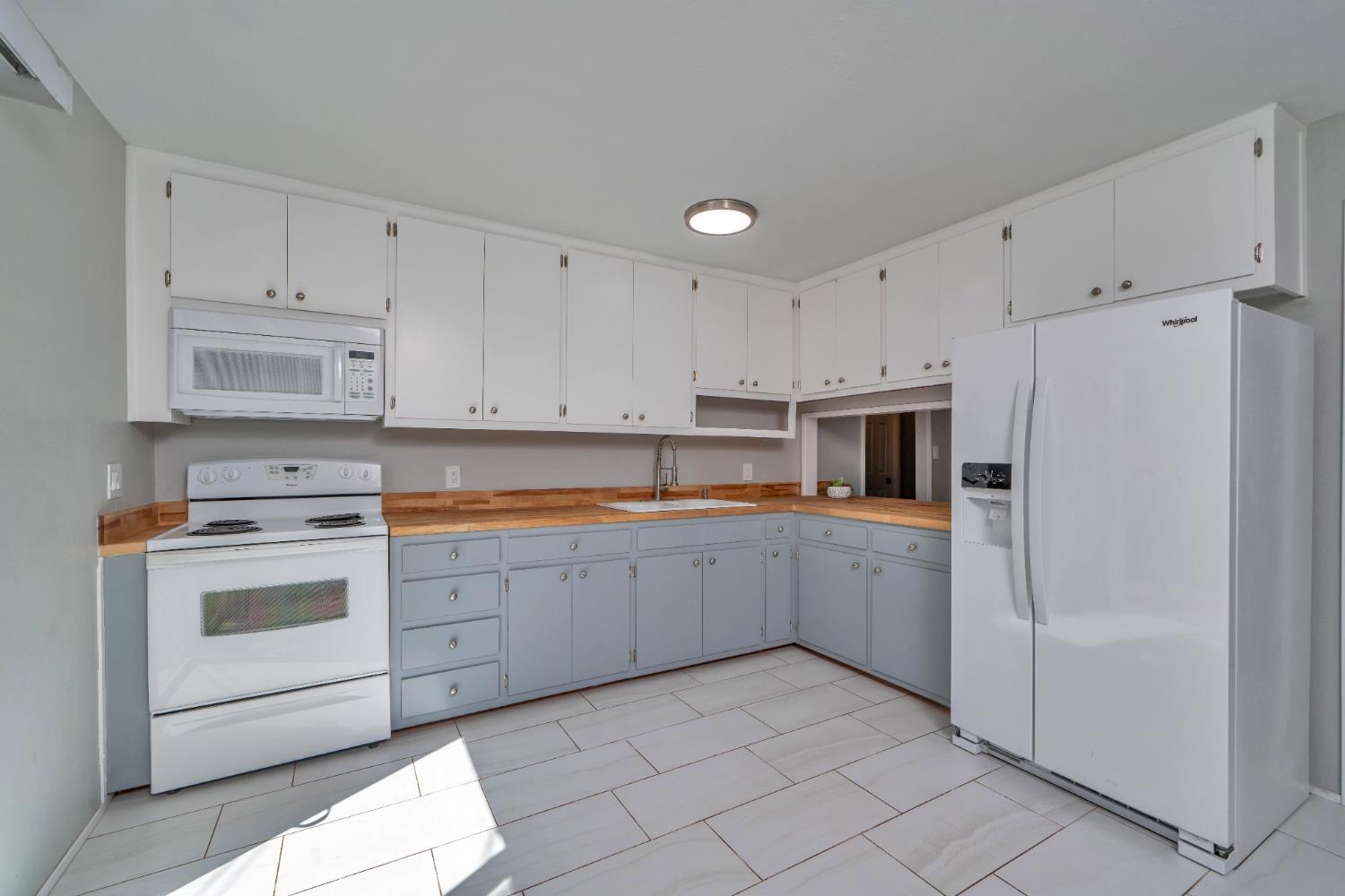 6231 Shad Way Pollock Pines, CA 95726 - Photo 14 of 38