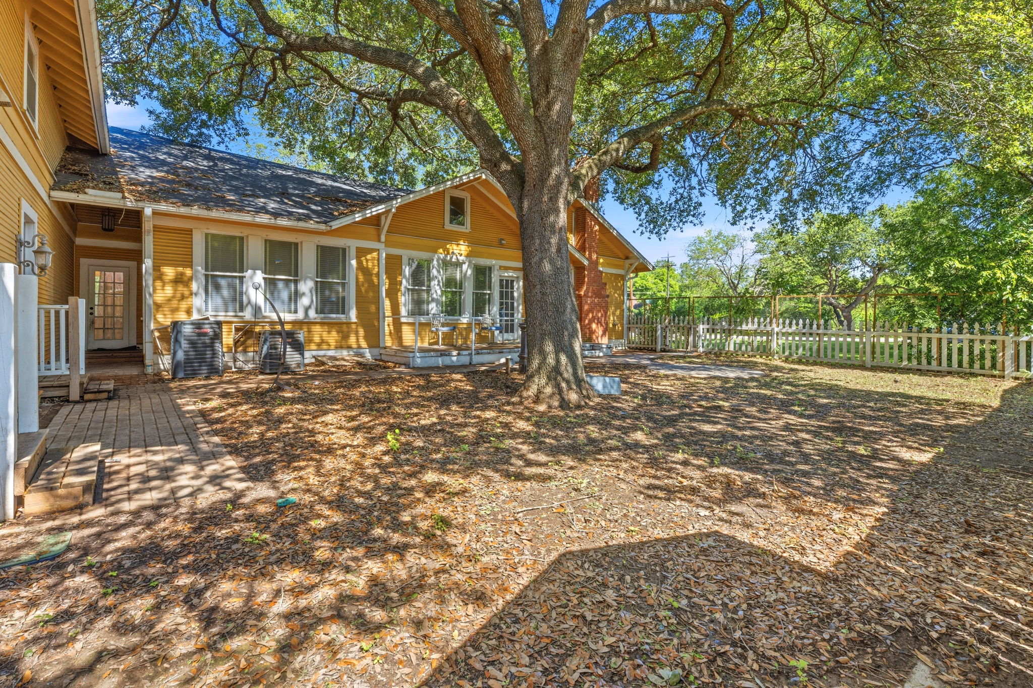 1232 Spruce Lockhart, TX 78644 - Photo 37 of 39