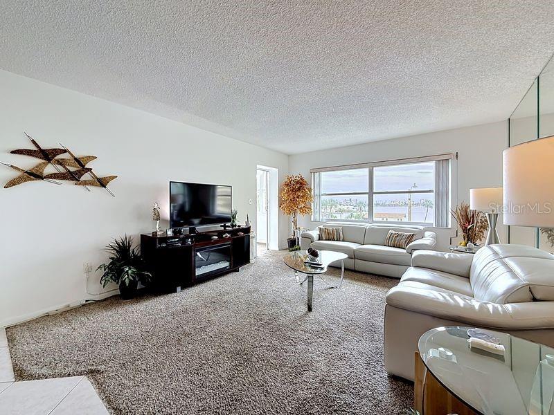4550 Cove Circle, Unit 302 St. Petersburg, FL 33708 - Photo 14 of 55