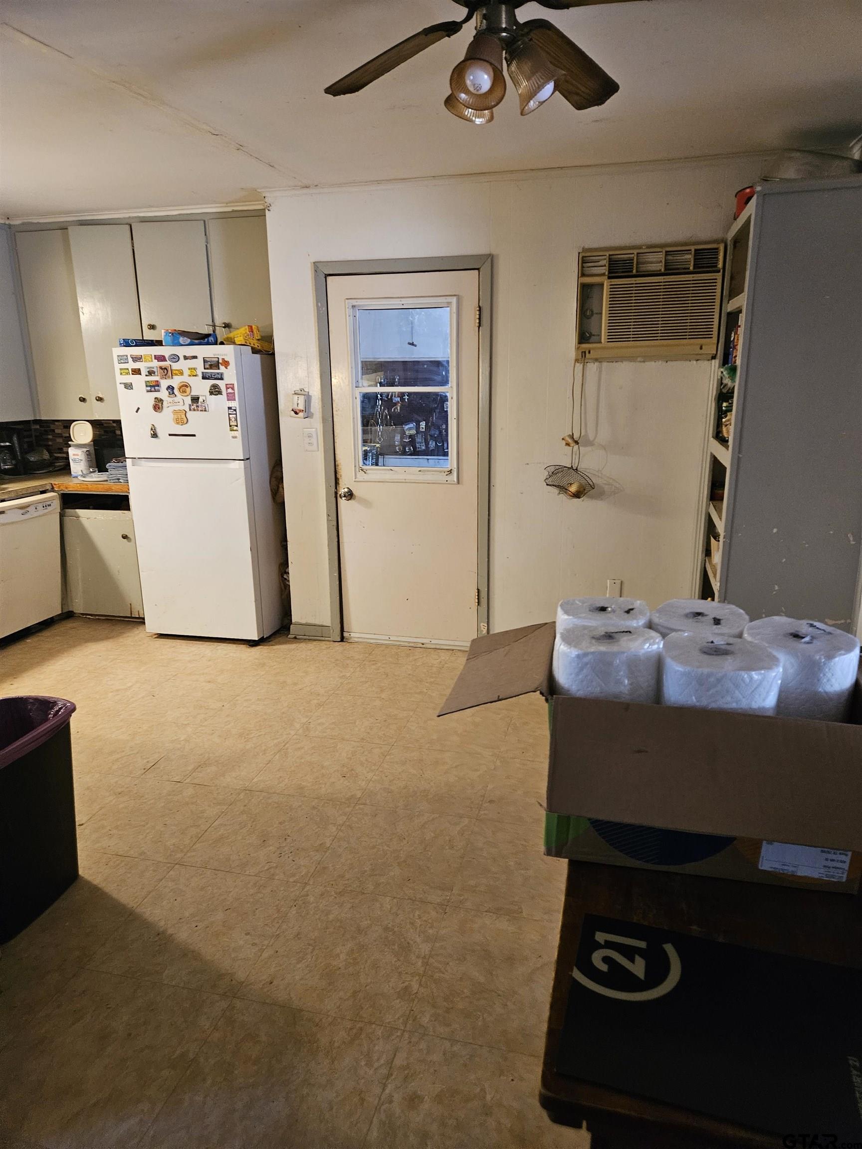 5542 Farm To Market Road 752 Rusk, TX 75785 - Photo 9 of 41 a view of work space with furniture and a ceiling fan