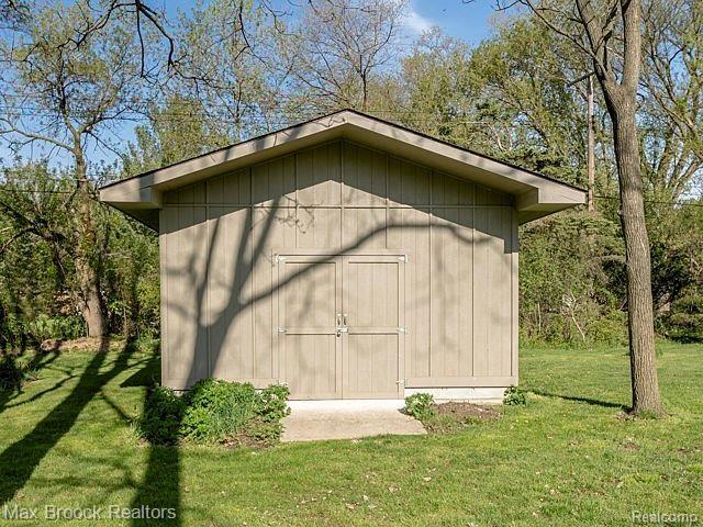 32725 Wing Lake Road Franklin, MI 48025 - Photo 11 of 48 32725_wing_lake_ext_004.jpg
