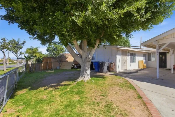 $1,475 | 8894 Indiana Avenue, Riverside, CA 92503
