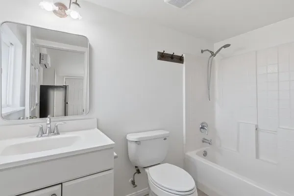 $1,475 | 8894 Indiana Avenue, Riverside, CA 92503