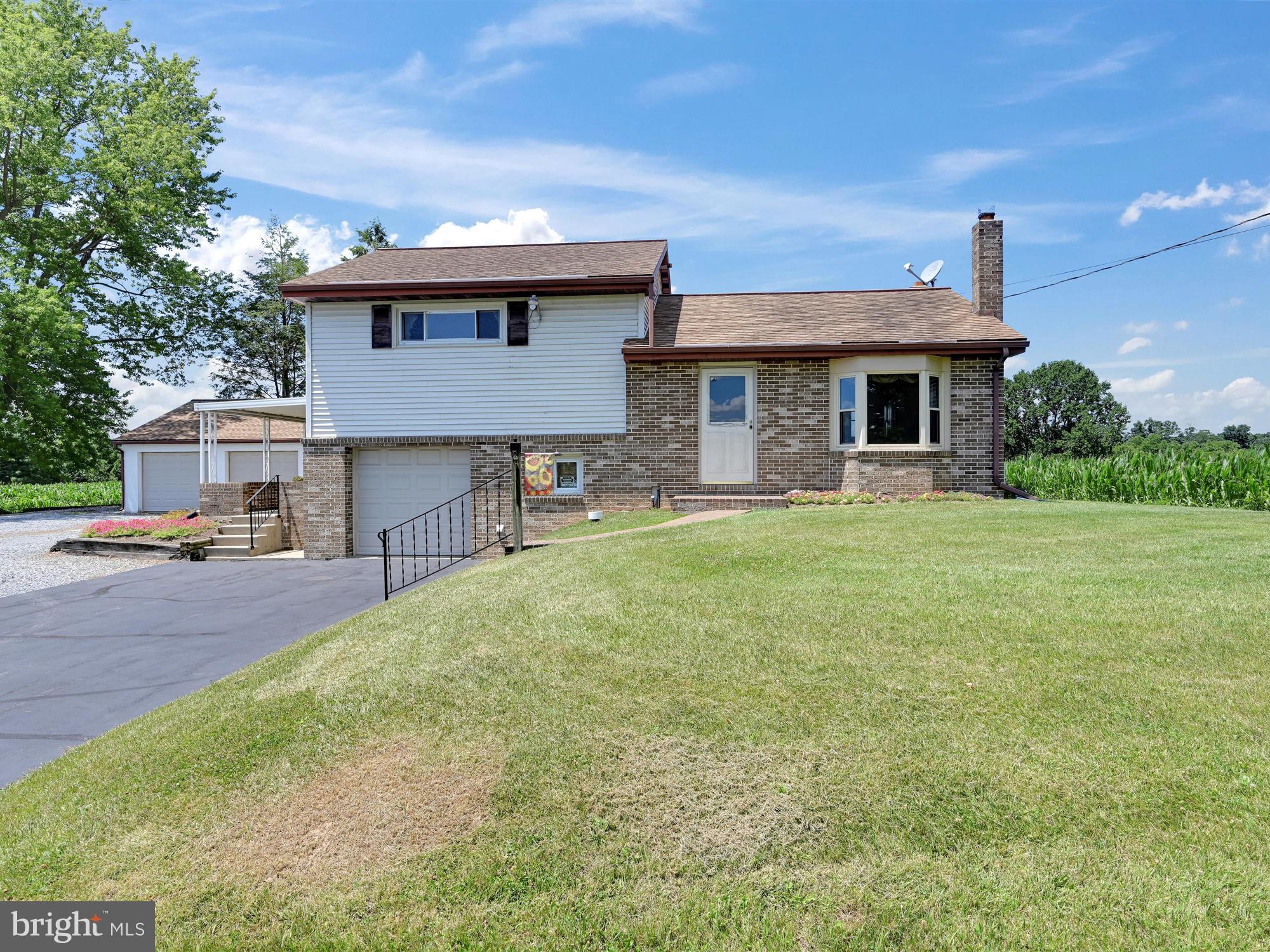 410 Blantz Road Lititz, PA 17543 - Photo 3 of 27