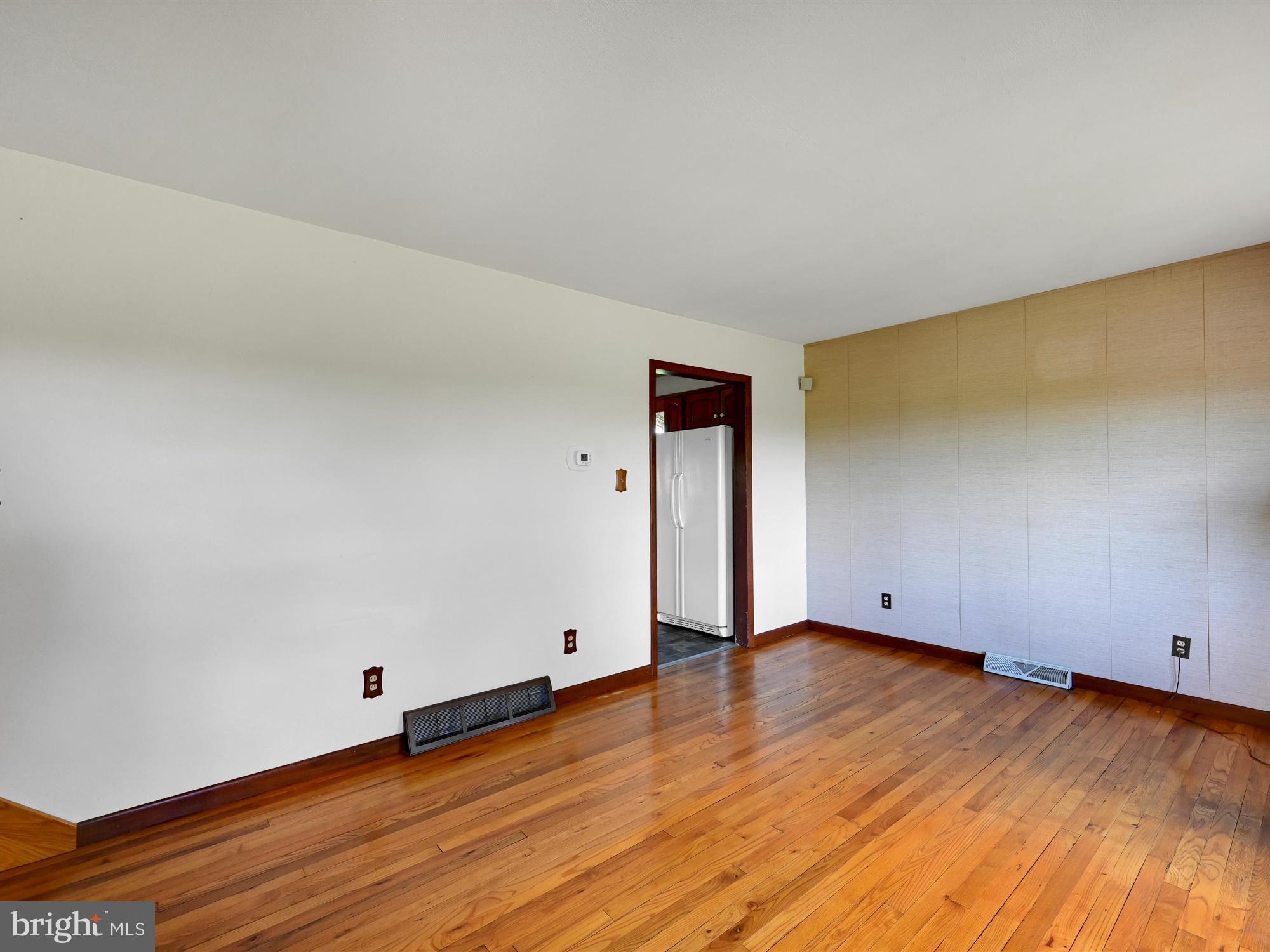 410 Blantz Road Lititz, PA 17543 - Photo 4 of 27