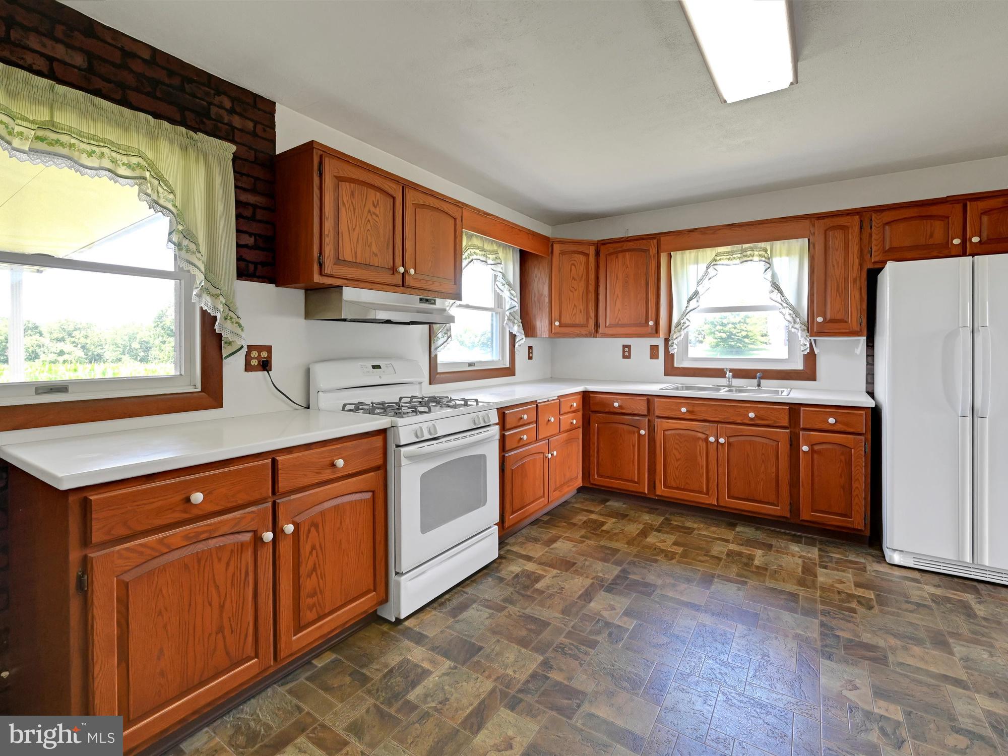 410 Blantz Road Lititz, PA 17543 - Photo 8 of 27