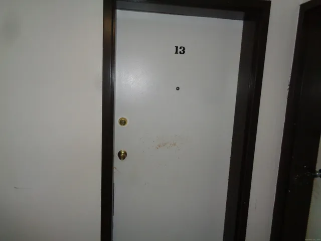 $56,900 | 127 Canaan Court, Stratford, CT 06614