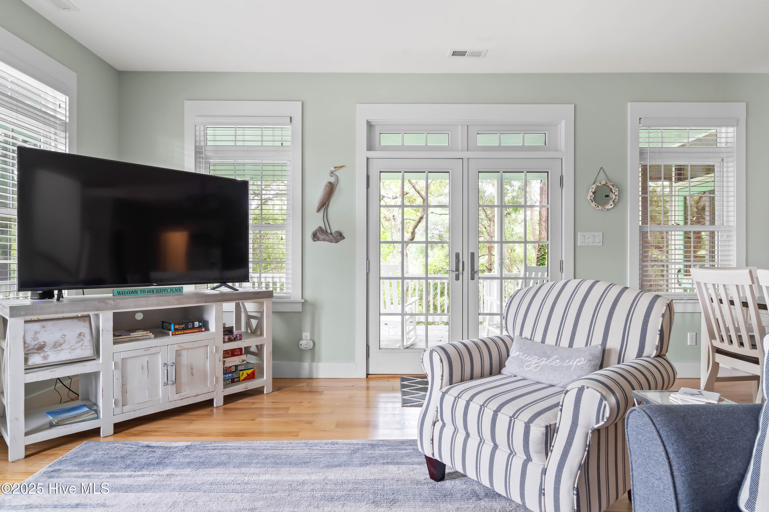 320 Governor Safford Lane Emerald Isle, NC 28594 - Photo 15 of 85 Living Room