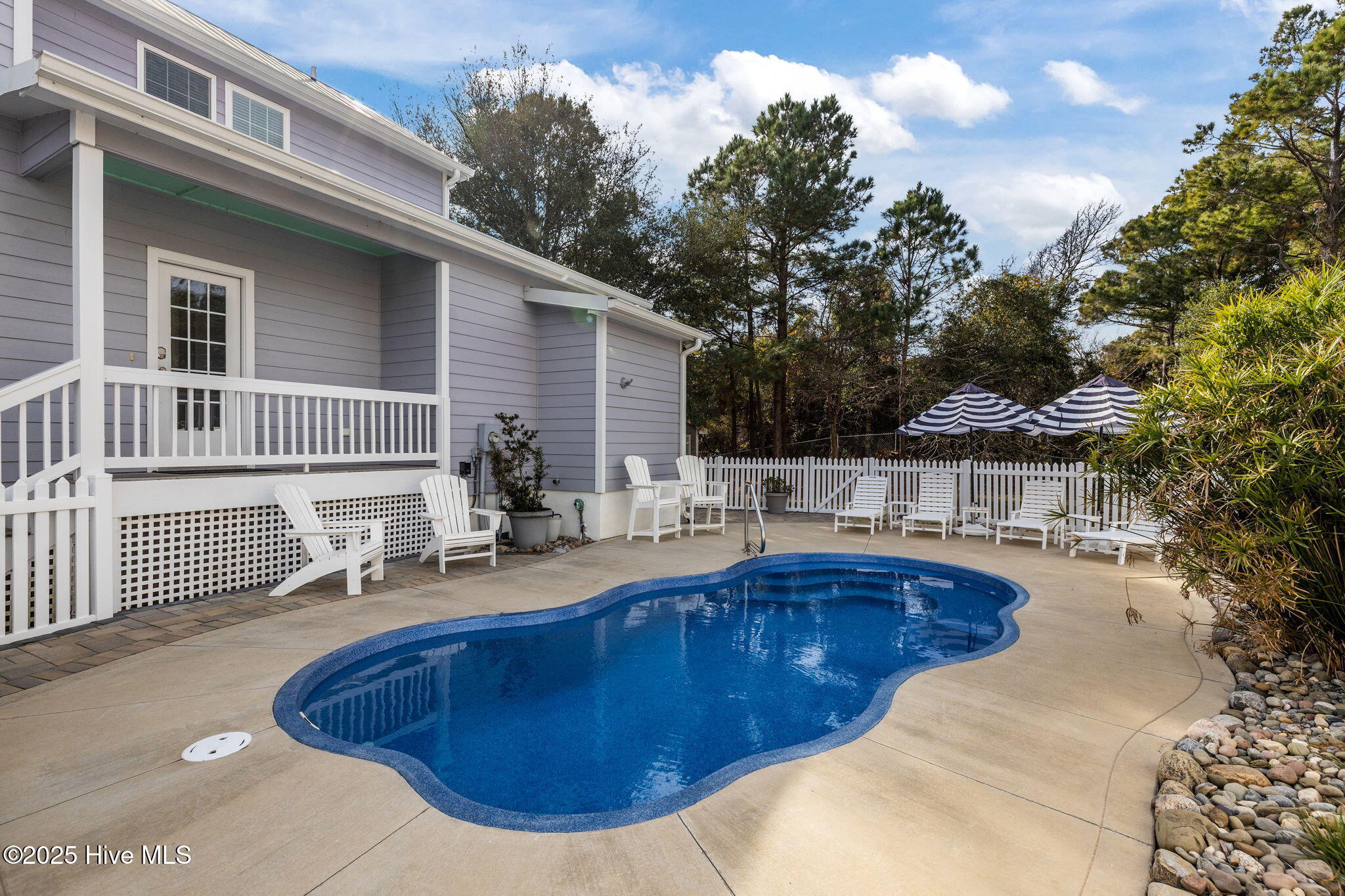 320 Governor Safford Lane Emerald Isle, NC 28594 - Photo 37 of 85 Inground Heated Pool