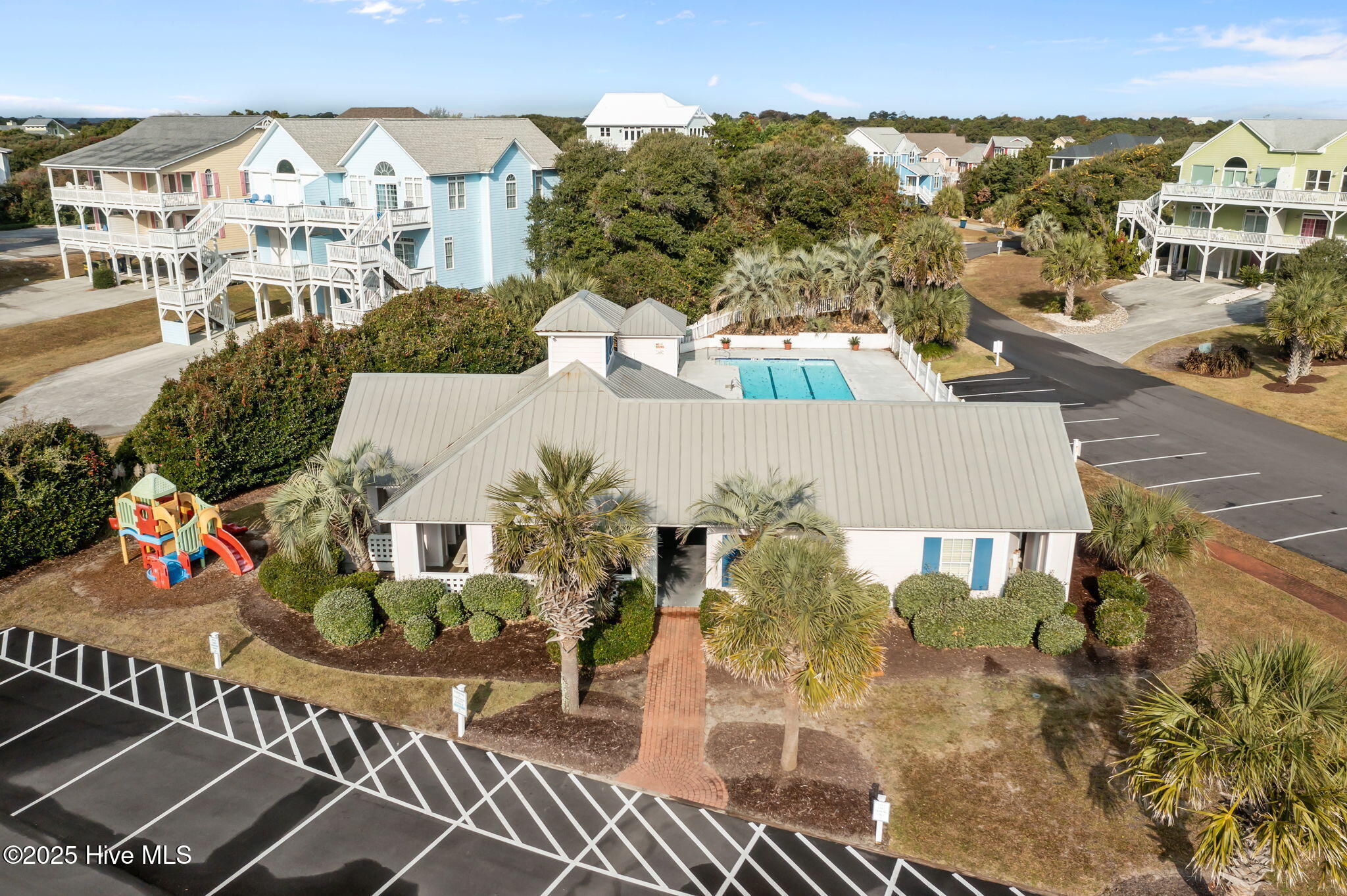 320 Governor Safford Lane Emerald Isle, NC 28594 - Photo 58 of 85 Spinnaker Reach Club House