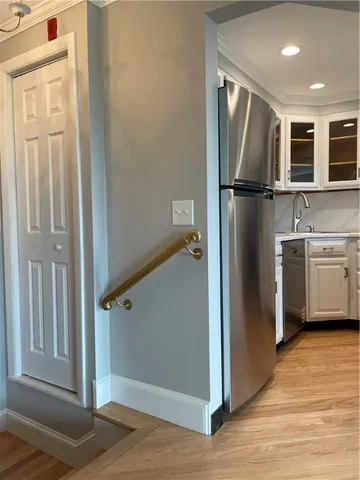 $3,100 | 553 Bellevue Avenue, Unit 14, Newport, RI 02840