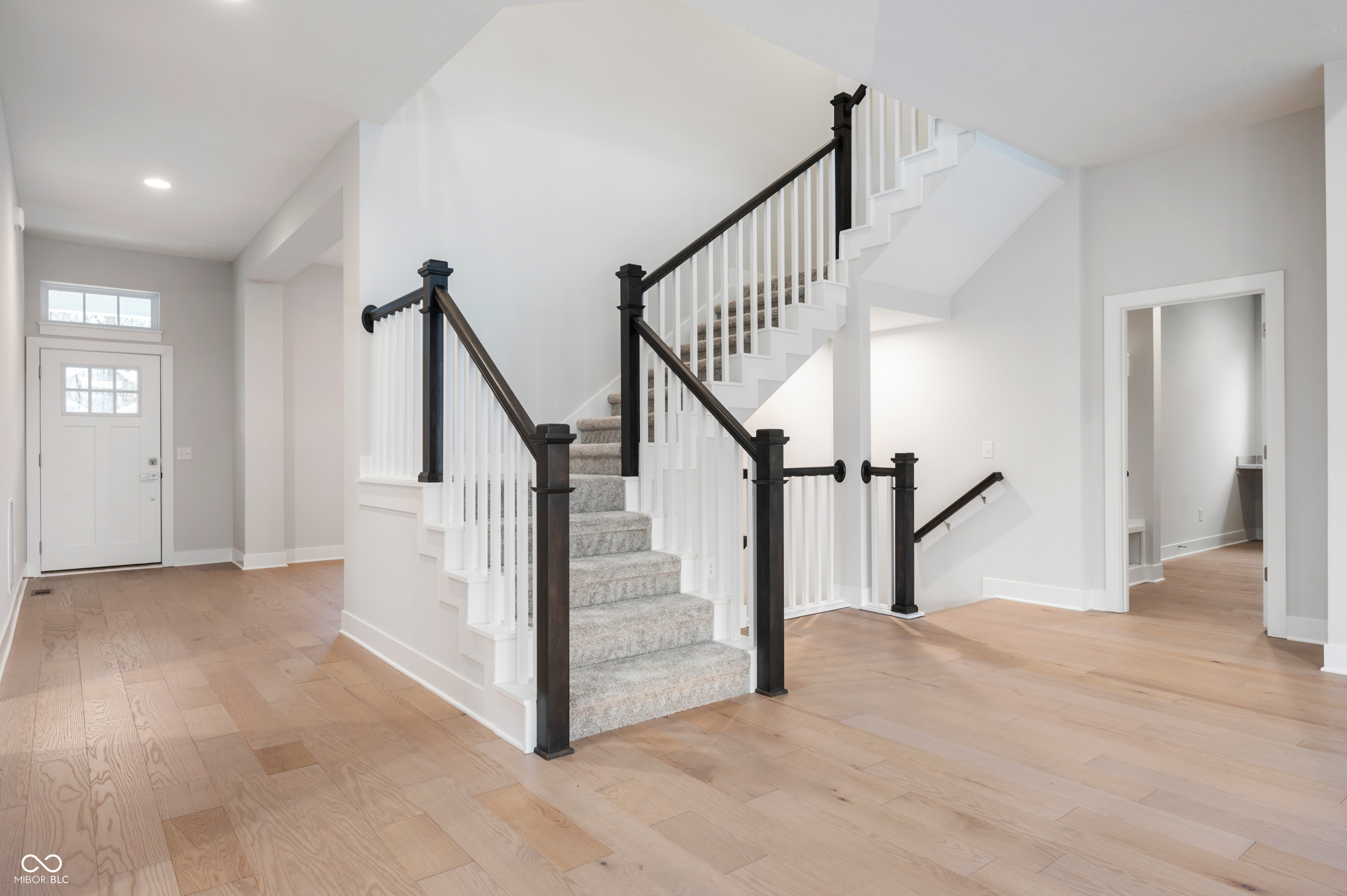 15914 Bellows Avenue Fishers, IN 46040 - Photo 2 of 37