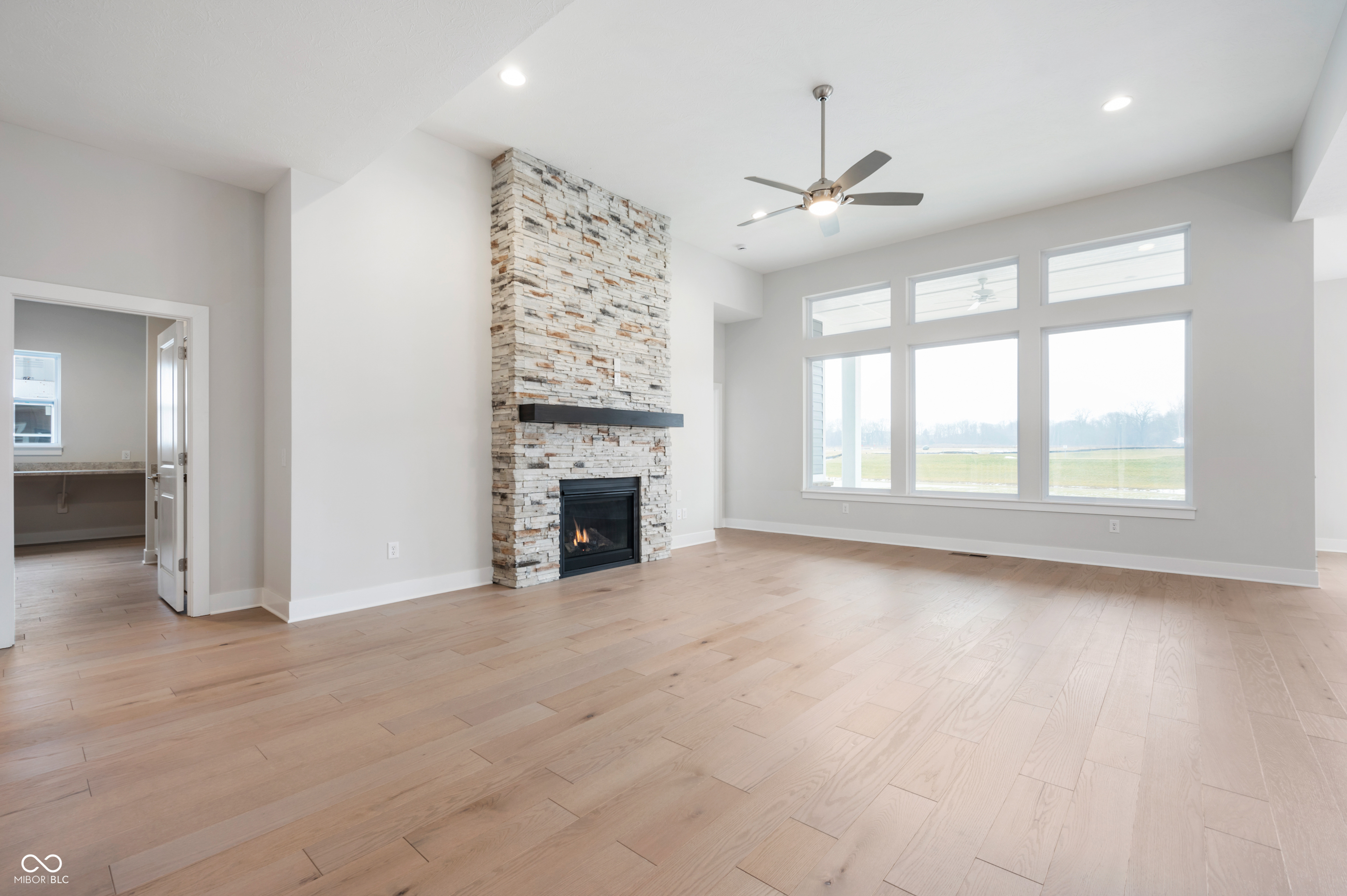 15914 Bellows Avenue Fishers, IN 46040 - Photo 5 of 37