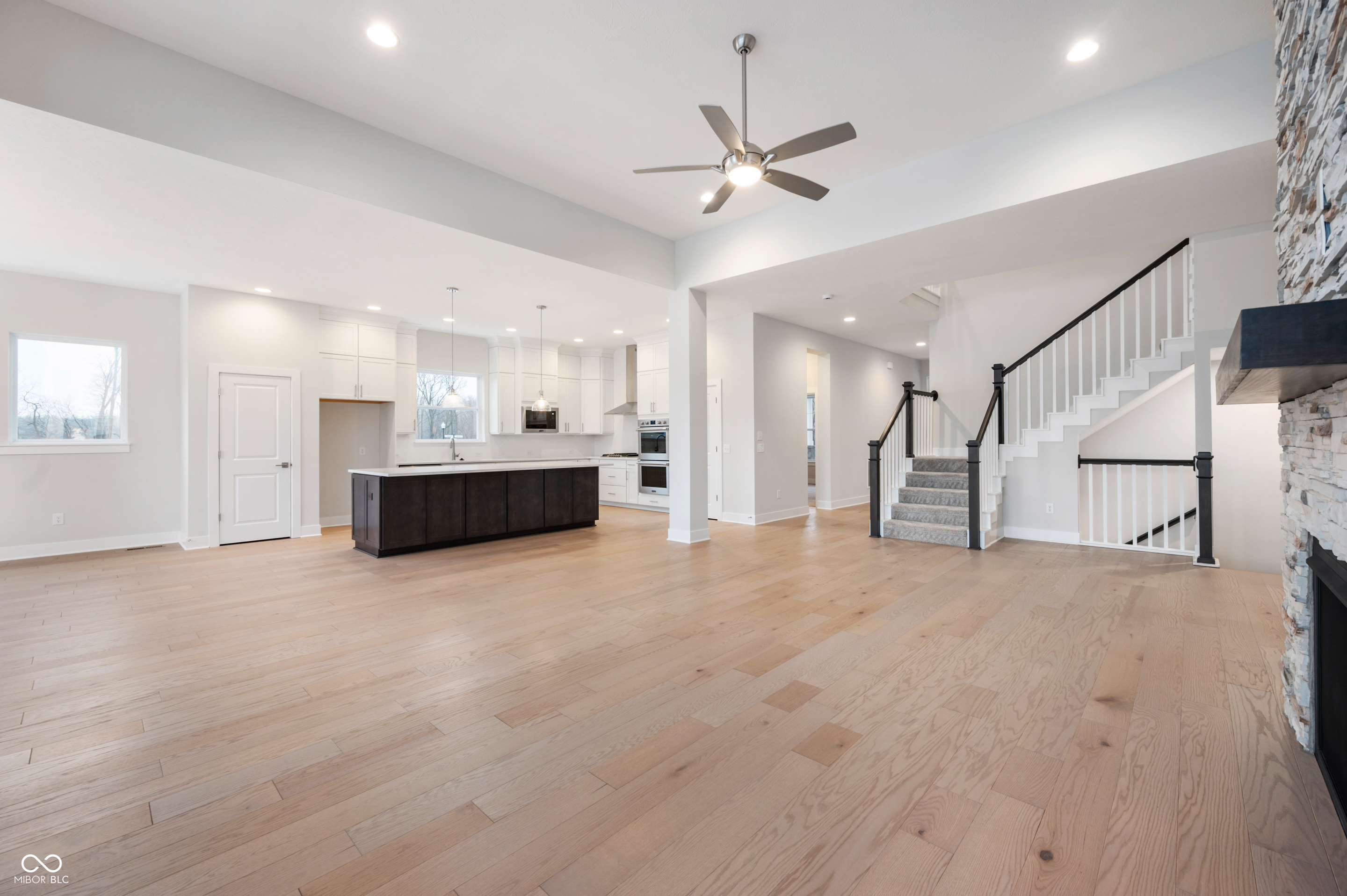 15914 Bellows Avenue Fishers, IN 46040 - Photo 8 of 37