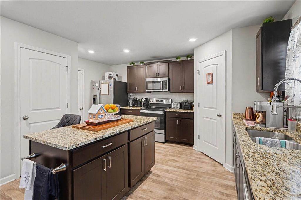 424 Toronto Circle Hampton, GA 30228 - Photo 15 of 31