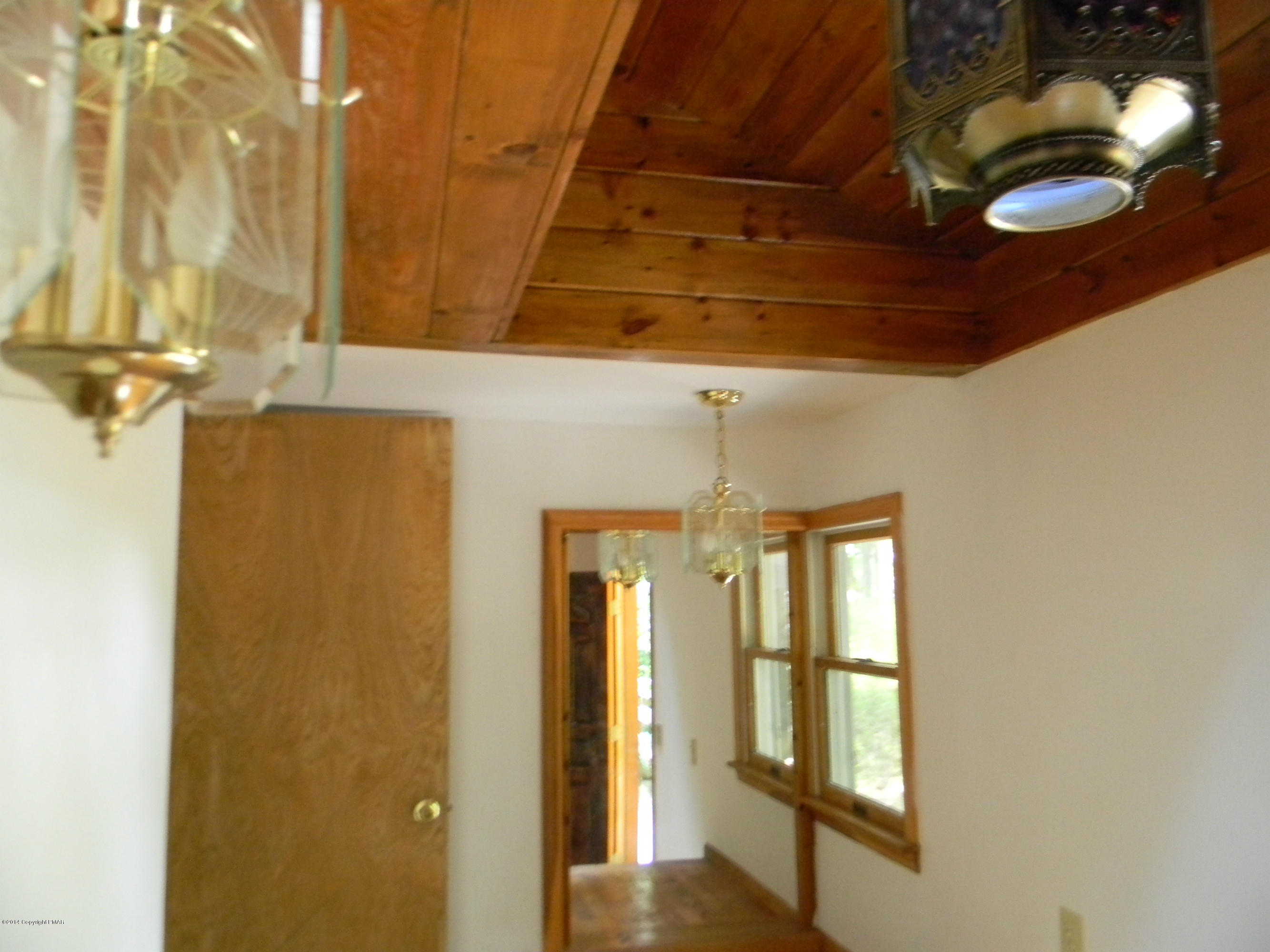 241 Doe Loop Bushkill, PA 18324 - Photo 24 of 47 entry