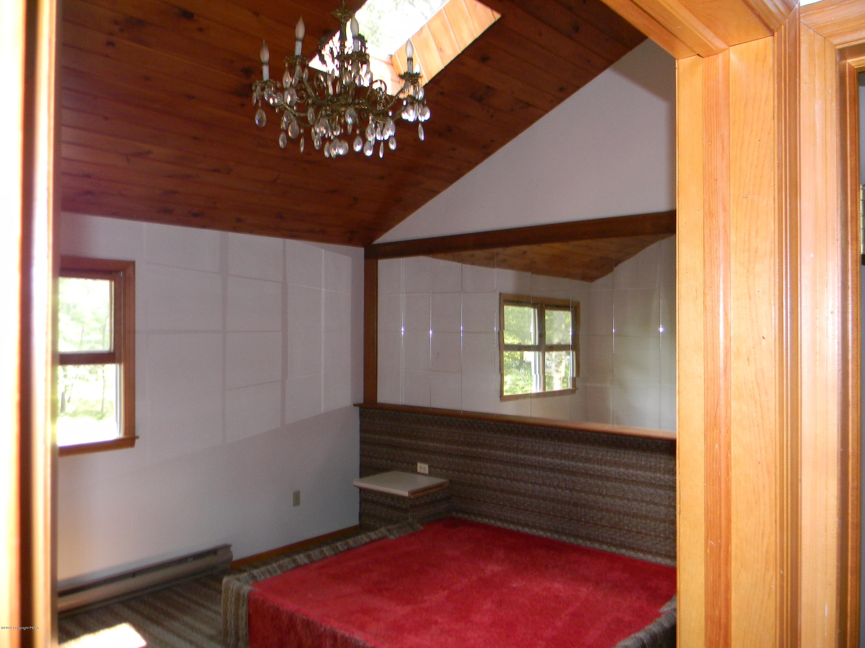 241 Doe Loop Bushkill, PA 18324 - Photo 10 of 47 master bdrm